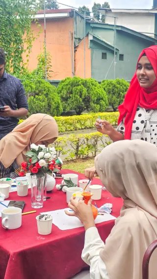 SIP & PAINT — image 7